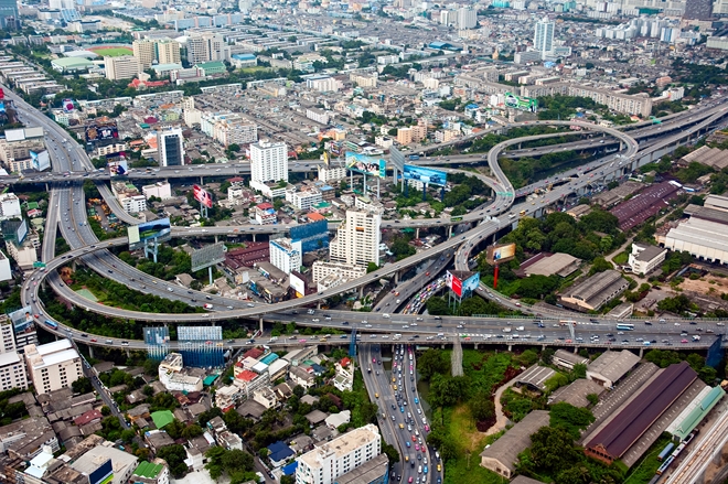 Przepustowość dróg wielopasmowych nie zawsze jest w pełni wykorzystywana, fot. Fotolia