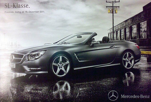 Mercedes SL swoją stylistyką wyraźnie nawiązuje do modelu SLK.