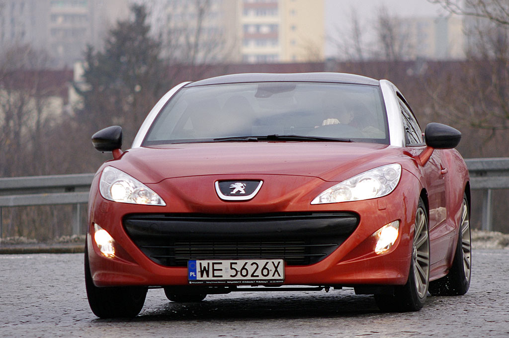 Peugeot RCZ 1.6 THP przód fot. Maciej Medyj