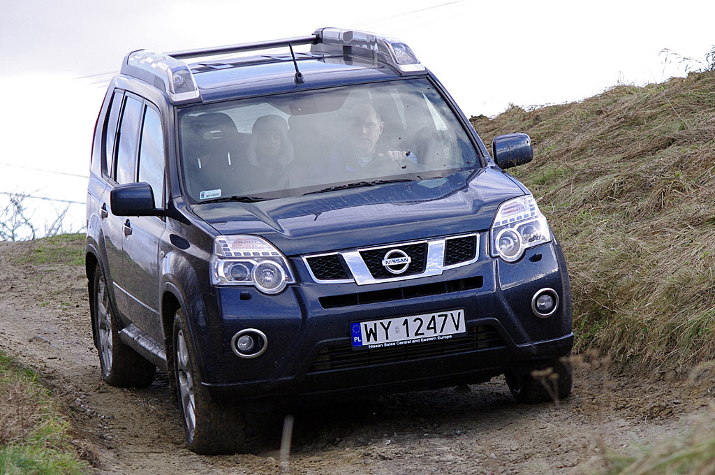 Test Nissan X-Trail: Topienie Nissanny - Infor.pl